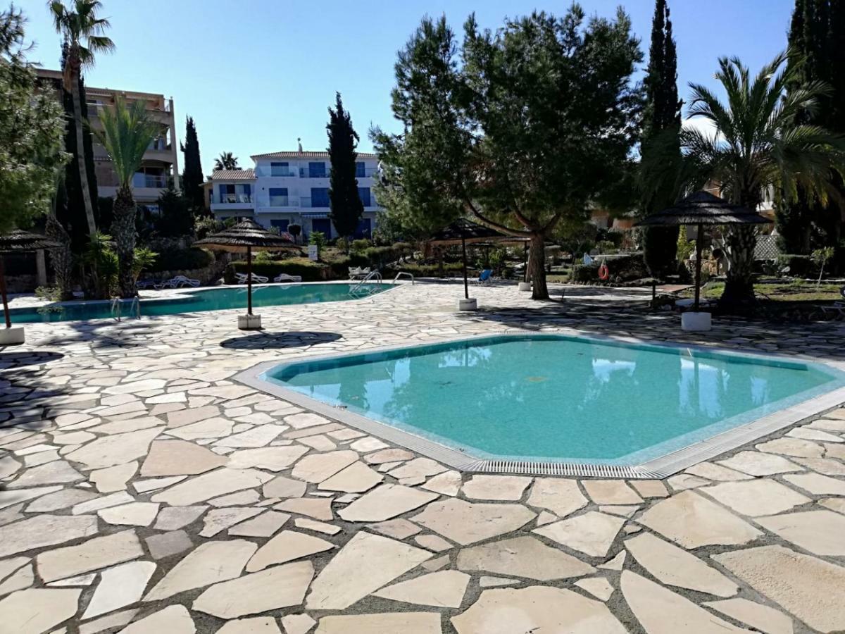Family Paradise- Luxury Combined With Home Comfort Paphos ภายนอก รูปภาพ