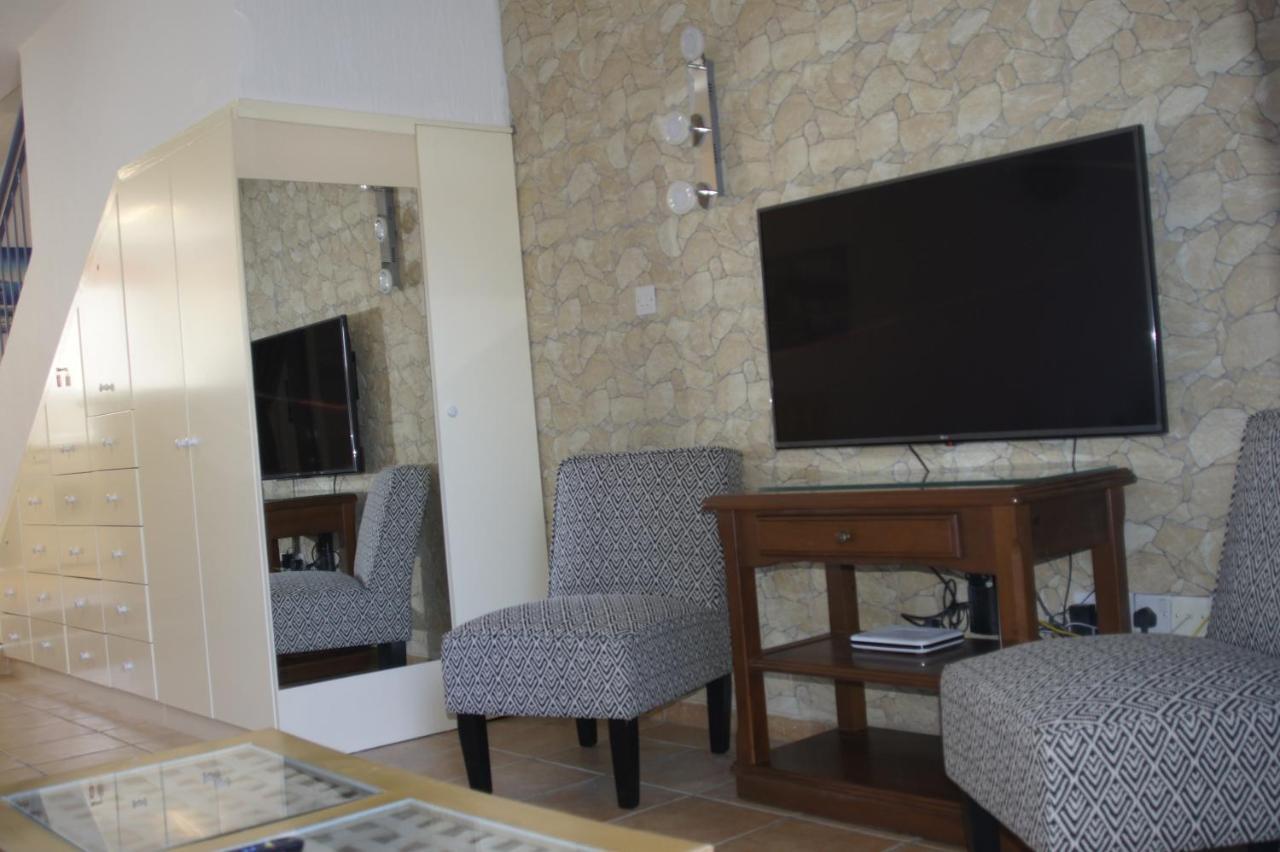 Family Paradise- Luxury Combined With Home Comfort Paphos ภายนอก รูปภาพ